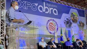 Secretário-adjunto de agricultura, Luciano Mendes, fala na abertura da Semana do Alimento Orgânico